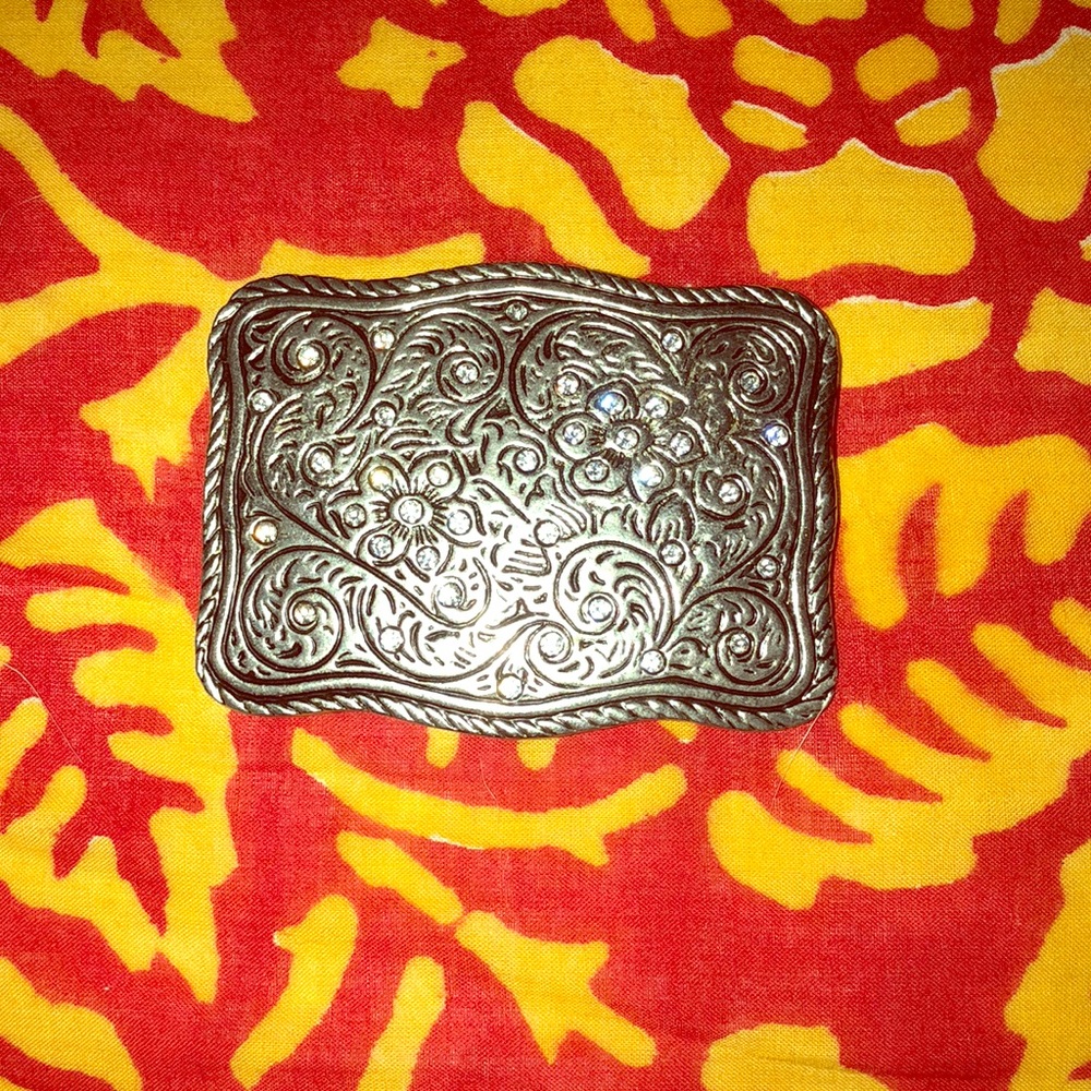 Silver rhinestone belt buckle